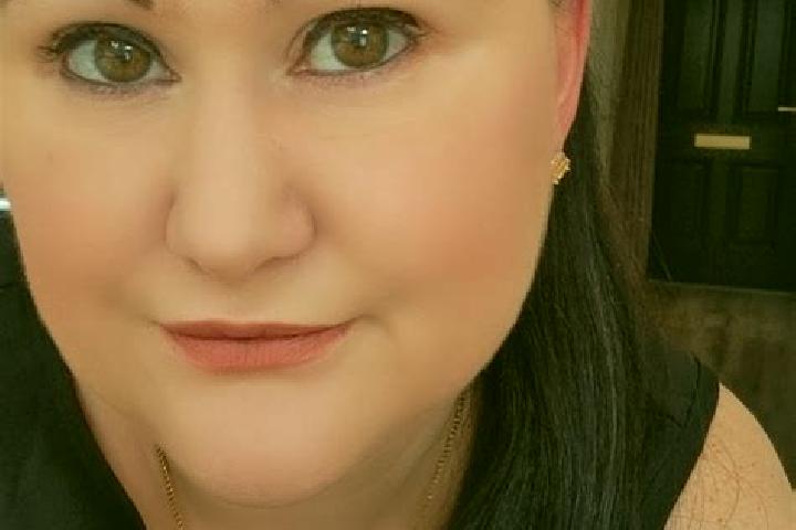 Emma, 23 — Escort in Athgarvan, Ireland