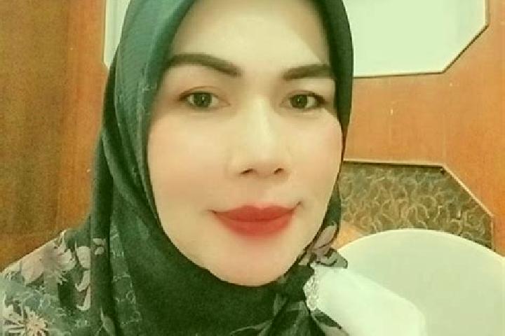 Emma, 23 — Escort in Bangko, Indonesia