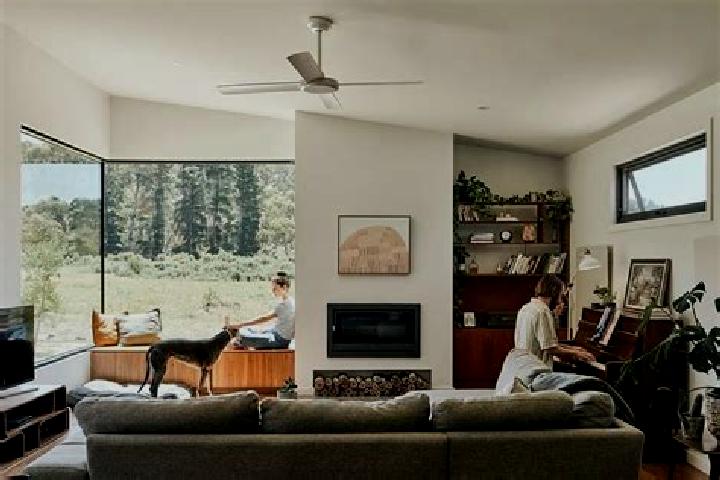 Emma, 23 — Escort in Chewton, Australia