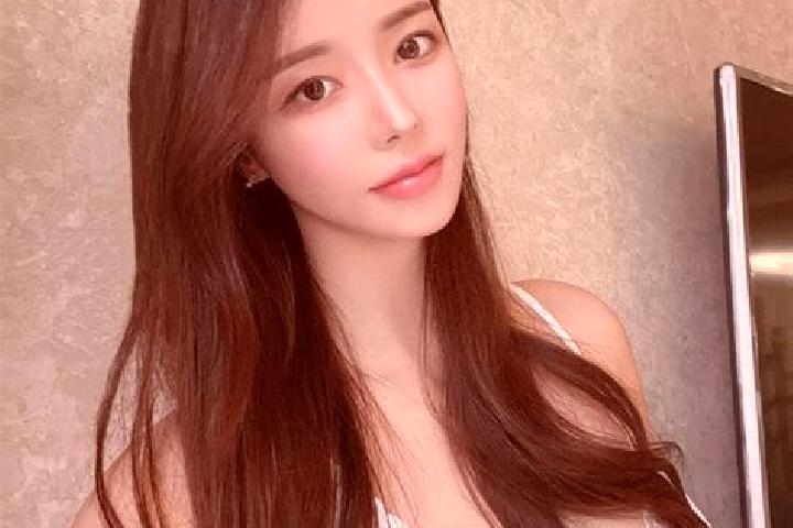 Emma, 23 — Escort in Funaishikawa, Japan