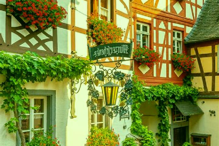 Emma, 23 — Escort in Hublingen, Germany