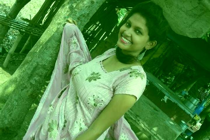 Emma, 23 — Escort in Jhajha, India