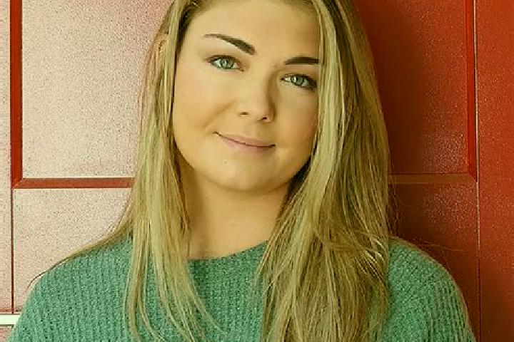 Emma, 23 — Escort in Millville, United States