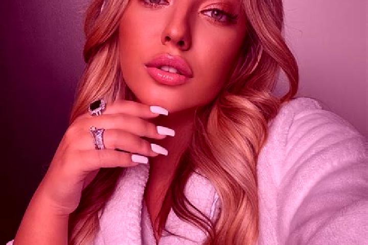Emma, 23 — Escort in Paattinen, Finland
