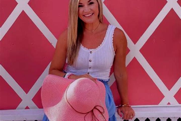 Emma, 23 — Escort in Sanata Lucia, Mexico