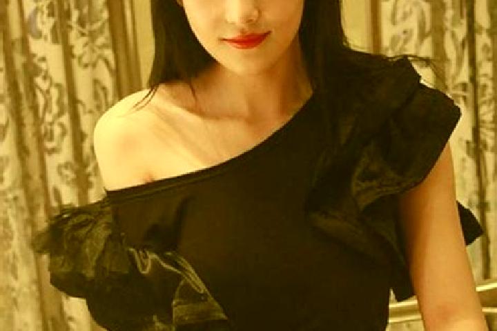 Emma, 24, a black grey-eyed middle eastern companion based in Desaiganj. Offering A-Level, Prostate Massage, Party Girl. Available for incall and outcall, da...