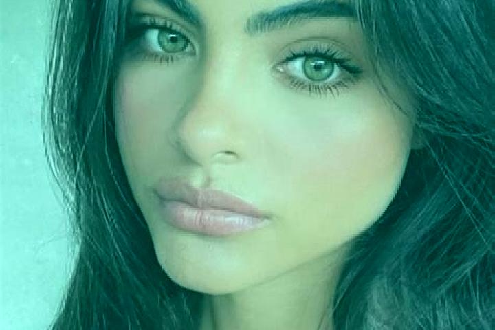 Emma, 24, a black hazel-eyed caucasian companion based in Sunshine Coast. Offering A-Level, Duos, Couples. Available for incall and outcall, overnight bookin...