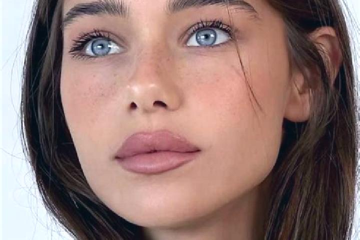 Emma, 24, a brunette brown-eyed mixed companion based in Acuaco. Offering OWO, 69, Duos, Fetish. Available for incall and outcall, overnight bookings available.