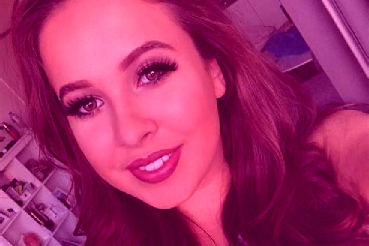 Emma, 24, a chestnut blue-eyed slavic companion based in Borisoglebsk. Offering Roleplay, Party Girl, OWO, Girlfriend Experience, Erotic Massage. Available f...