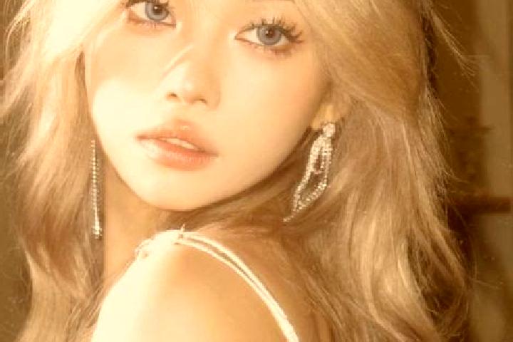 Emma, 24, a platinum blonde brown-eyed asian companion based in Liuxiangdong. Offering CIM, OWO, A-Level, Duos. Available for incall and outcall, overnight b...