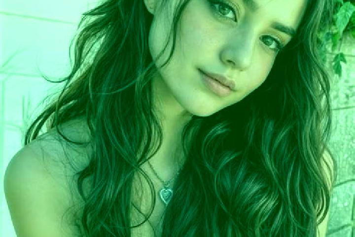 Emma, 24, a red hazel-eyed middle eastern companion based in Cuautlamingo. Offering Striptease, Tantra, Dinner Date, Massage, Roleplay. Available for incall ...