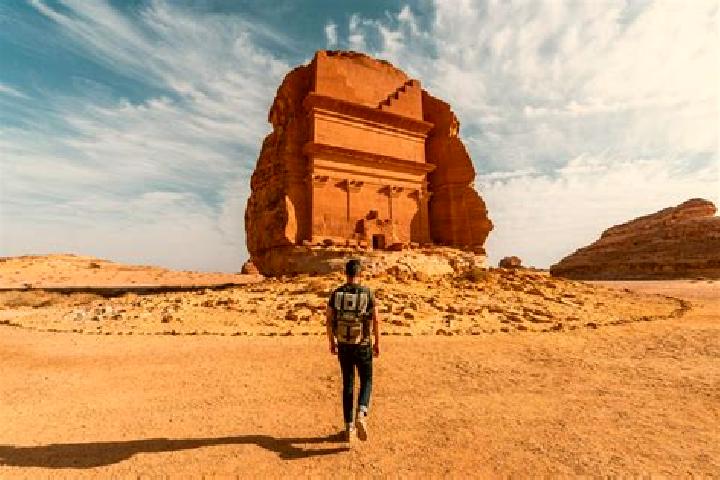 Emma, 24 — Escort in Al Hayathim, Saudi Arabia