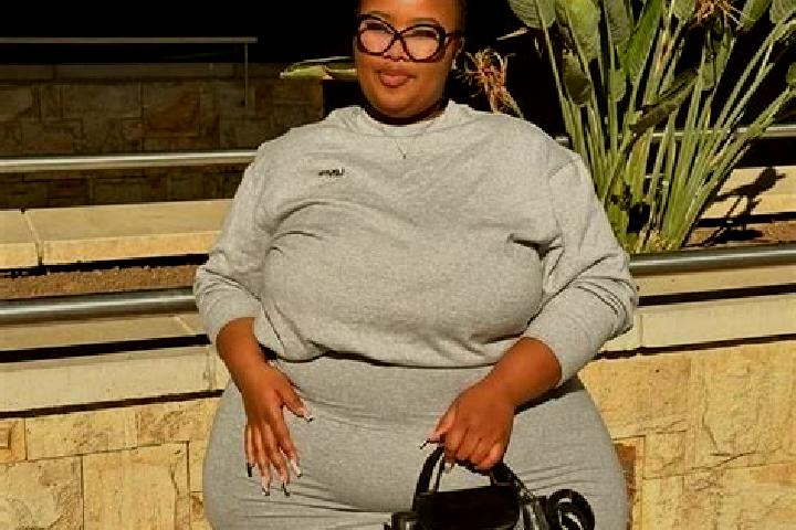 Emma, 24 — Escort in Mamafubedu, South Africa