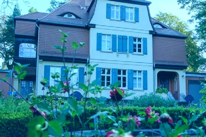 Emma, 24 — Escort in Neudietendorf, Germany