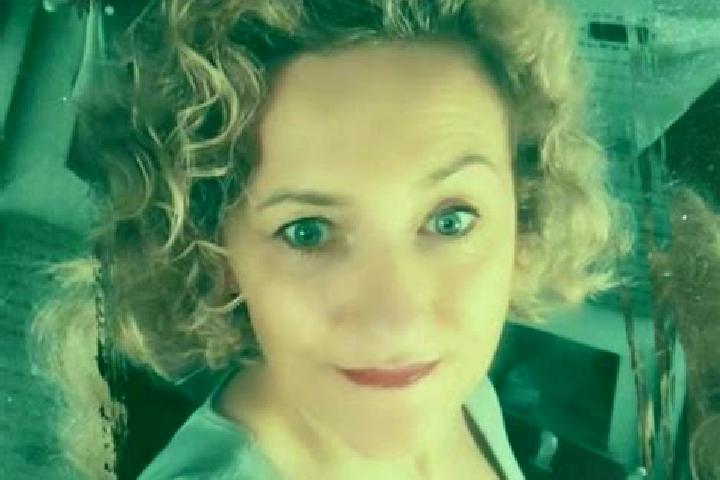 Emma, 24 — Escort in Niederau, Germany