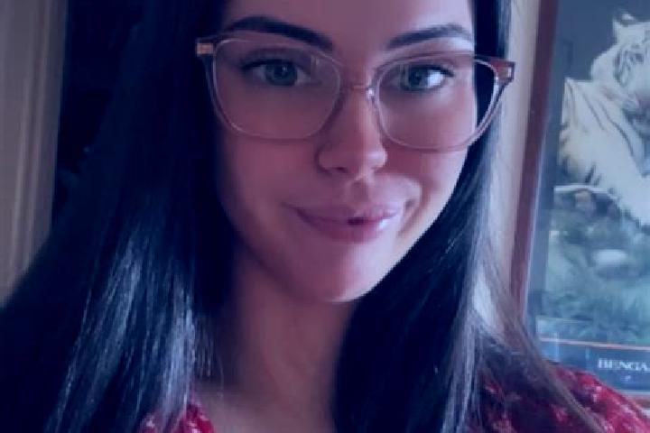Emma, 24 — Escort in Oakden, Australia