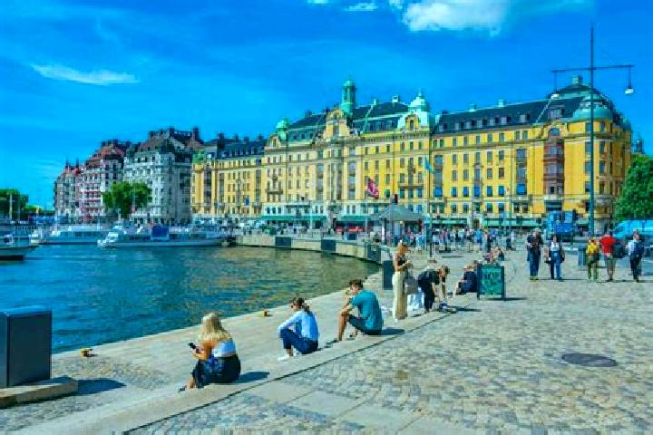 Emma, 24 — Escort in Sjoebo, Sweden