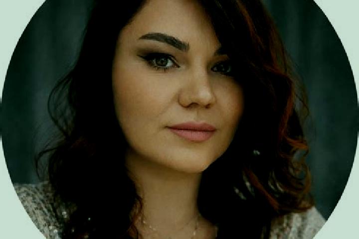 Emma, 24 — Escort in Urseiu, Romania