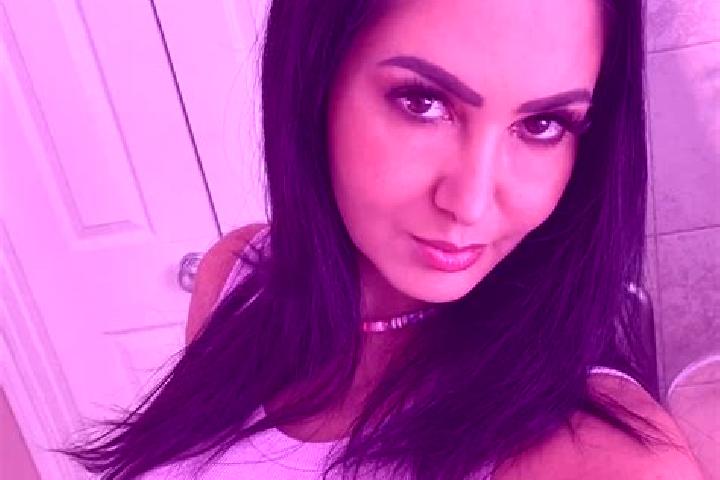 Emma, 25, a auburn dark-eyed latina companion based in Cartura. Offering Domination, GFE, A-Level. Available for incall and outcall, overnight bookings avail...