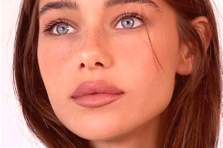 Emma, 25, a brunette brown-eyed mediterranean companion based in Salfords. Offering Domination, 69, Erotic Massage, GFE. Available for incall and outcall, da...