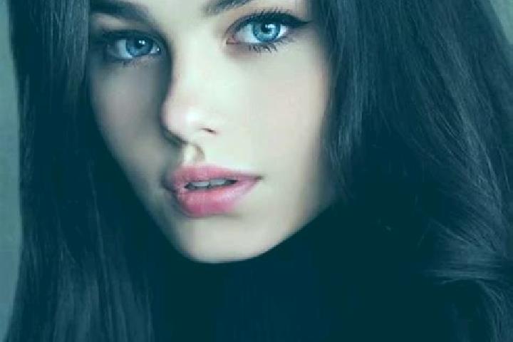 Emma, 25, a brunette dark-eyed caucasian companion based in Kadioglu. Offering Overnight, Erotic Massage, OWO, Striptease. Available for incall and outcall, ...