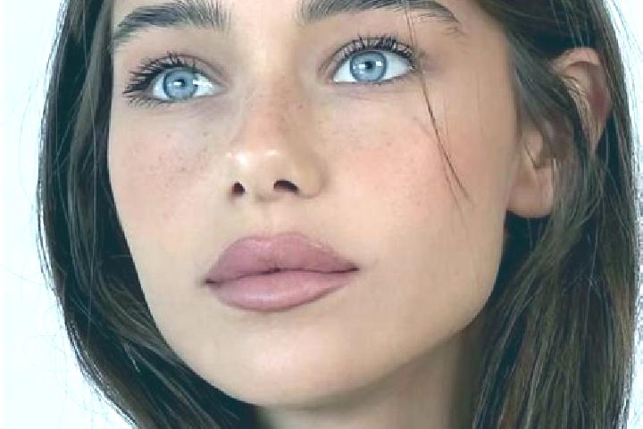 Emma, 25, a brunette grey-eyed mixed companion based in Fashchivka. Offering GFE, A-Level, BDSM. Available for incall and outcall, overnight bookings available.