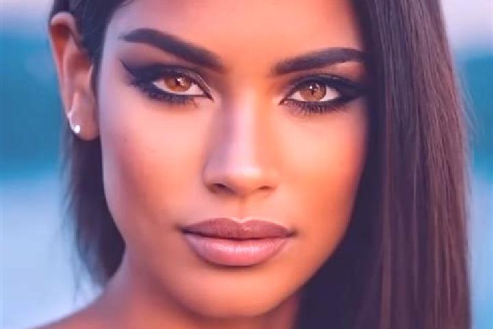 Emma, 25, a dark blonde grey-eyed latina companion based in Krajan Lor Gumelar. Offering OWO, Roleplay, BDSM. Available for incall and outcall, overnight boo...