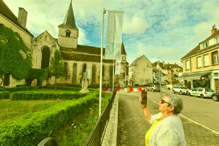 Emma, 25 — Escort in Chatillon-sur-Seiche, France