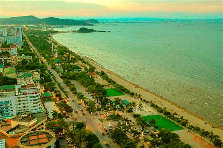 Emma, 25 — Escort in Cua Lo, Vietnam