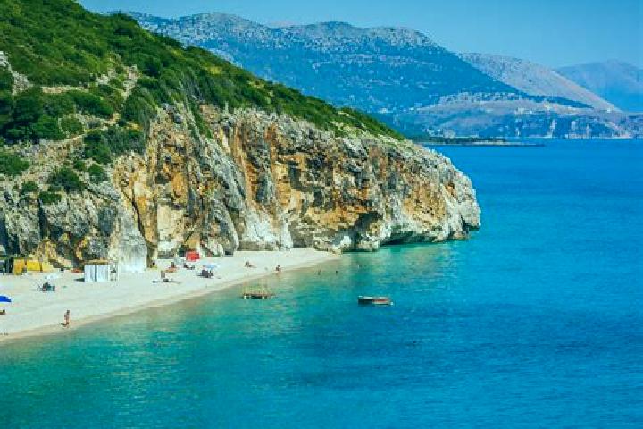 Emma, 25 — Escort in Gjoroven, Albania