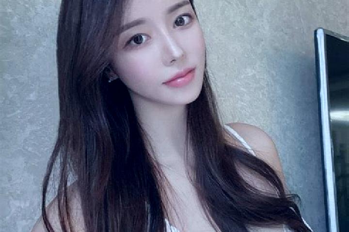 Emma, 25 — Escort in Longlisuo, China