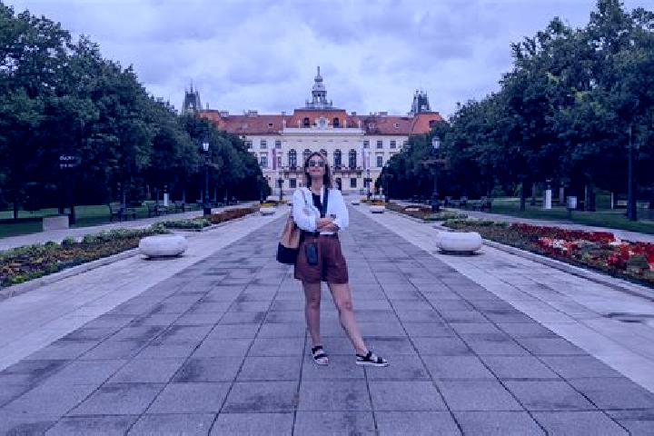 Emma, 25 — Escort in Mega, Serbia