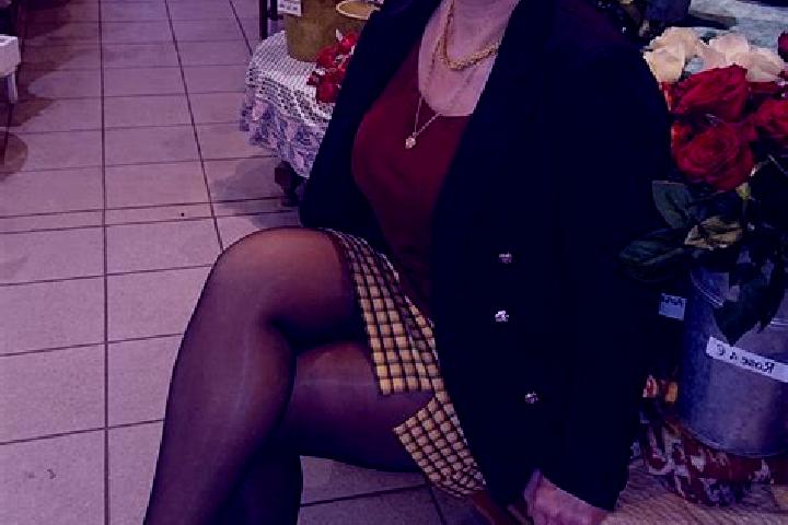 Emma, 25 — Escort in Ober-Morlen, Germany