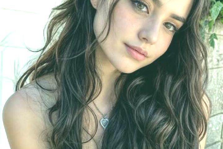 Emma, 26, a auburn amber-eyed middle eastern companion based in Pannaikadu. Offering Prostate Massage, Fetish, Domination. Available for incall and outcall, ...