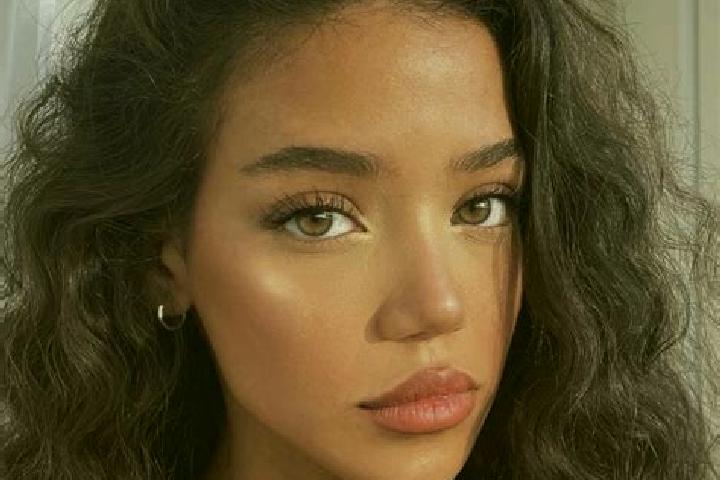 Emma, 26, a black brown-eyed mixed companion based in Mont-Joli. Offering Dinner Date, Travel Companion, CIM. Available for incall and outcall, overnight boo...