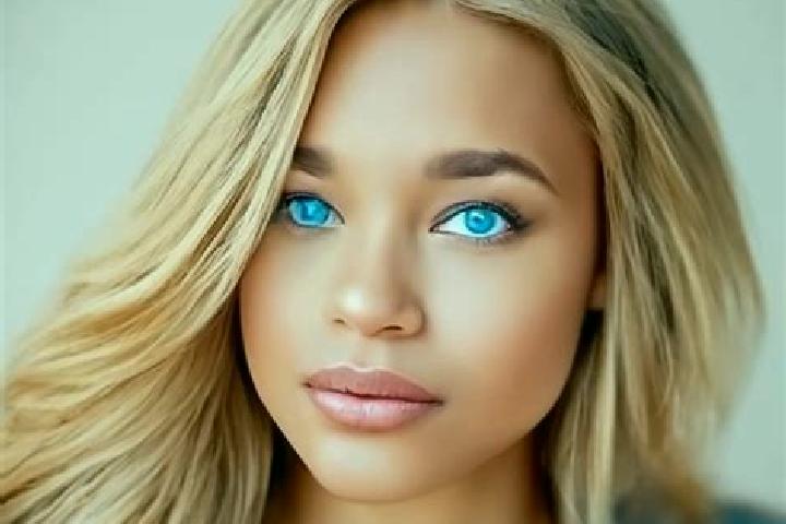 Emma, 26, a blonde blue-eyed latina companion based in Krestena. Offering BDSM, A-Level. Available for incall and outcall, overnight bookings available.
