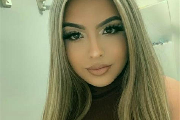 Emma, 26, a blonde brown-eyed latina companion based in Sathyamangalam. Offering Erotic Massage, Domination, Dinner Date, Duos. Available for incall and outc...