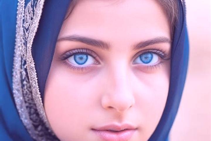 Emma, 26, a blonde grey-eyed middle eastern companion based in Bahcedere. Offering Striptease, Domination, Girlfriend Experience. Available for incall and ou...