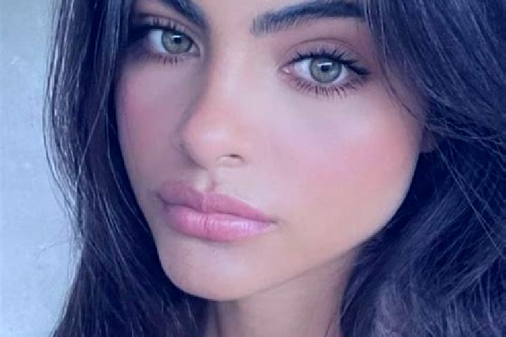 Emma, 26, a brunette grey-eyed indian companion based in Al Giref Gharb. Offering Domination, Erotic Massage, GFE. Available for incall and outcall, day and ...