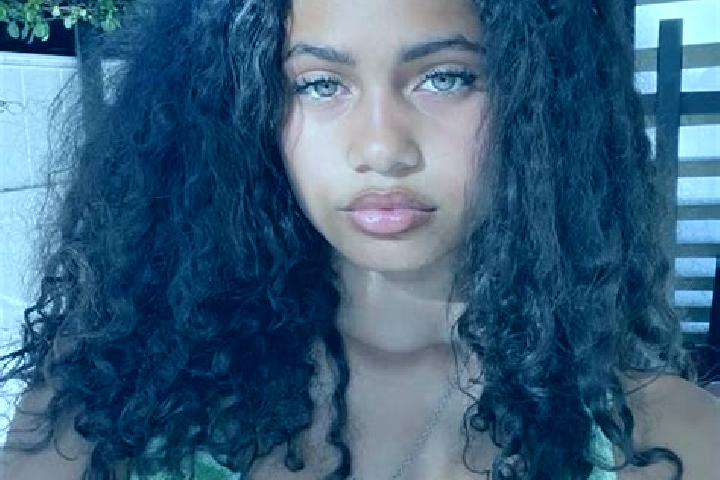 Emma, 26, a chestnut green-eyed mixed companion based in Min Kone. Offering Massage, Striptease, Dinner Date. Available for incall and outcall, day and eveni...