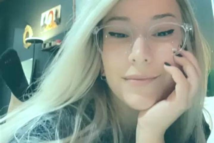 Emma, 26, a platinum blonde amber-eyed ebony companion based in La Canourgue. Offering Duos, GFE, OWO, Striptease. Available for incall and outcall, day and ...
