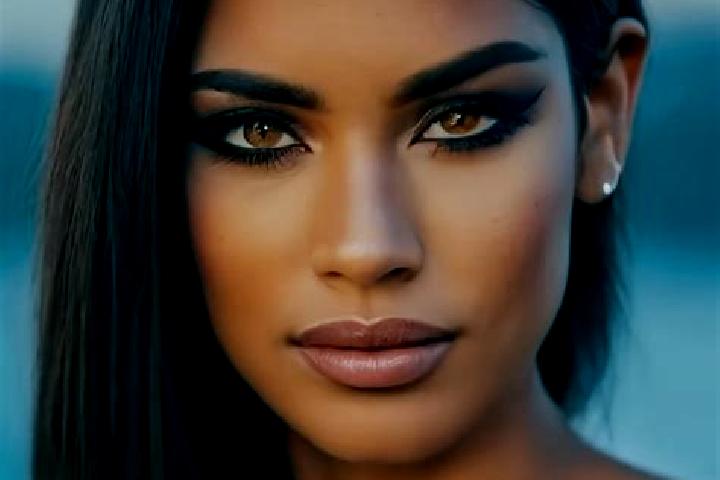 Emma, 26, a red green-eyed latina companion based in Choron. Offering Striptease, Couples, Erotic Massage, Girlfriend Experience. Available for incall and ou...