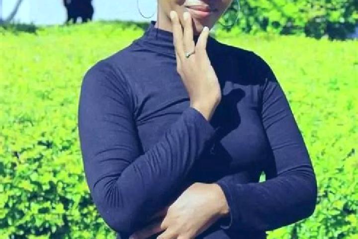 Emma, 26 — Escort in Chadibe, Botswana
