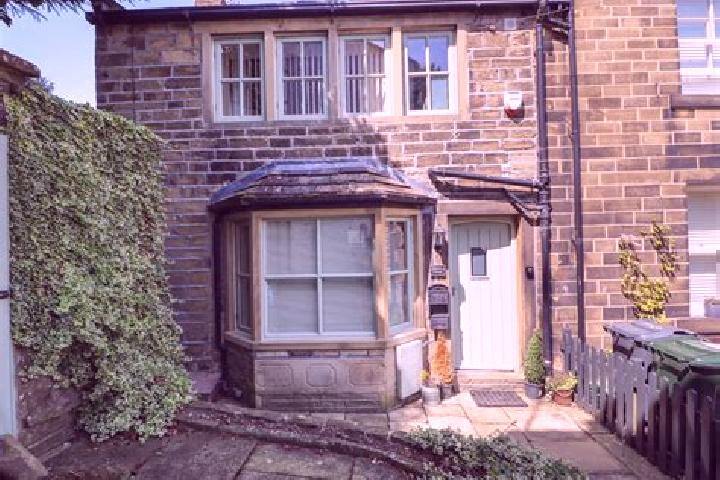 Emma, 26 — Escort in Denholme, United Kingdom