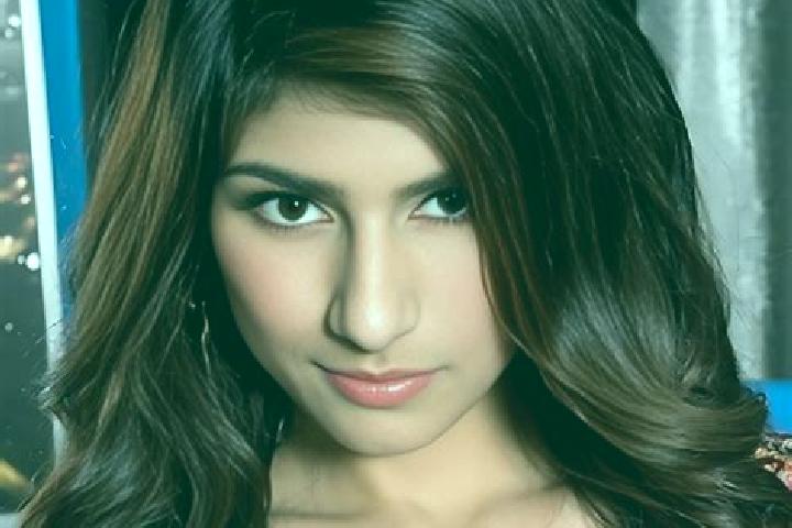 Emma, 26 — Escort in Mian Channun, Pakistan