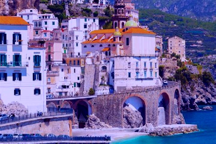 Emma, 26 — Escort in Sovico, Italy
