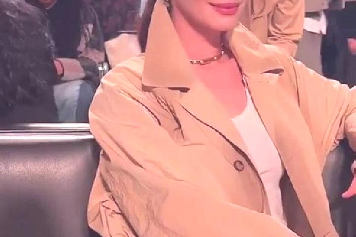 Emma, 26 — Escort in Taut, Romania