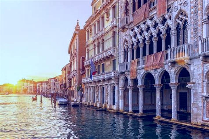 Emma, 26 — Escort in Venetia de Jos, Romania