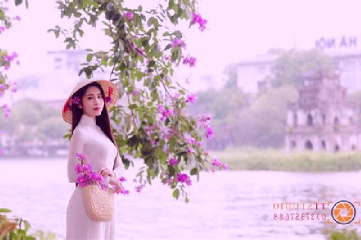 Emma, 26 — Escort in Yen Hoa, Vietnam
