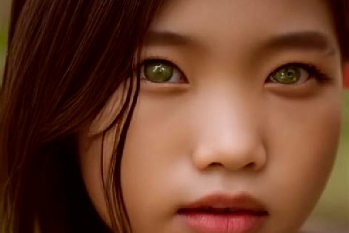 Emma, 27, a black green-eyed asian companion based in Suluru. Offering Couples, Striptease, Fetish. Available for incall and outcall, day and evening dates.